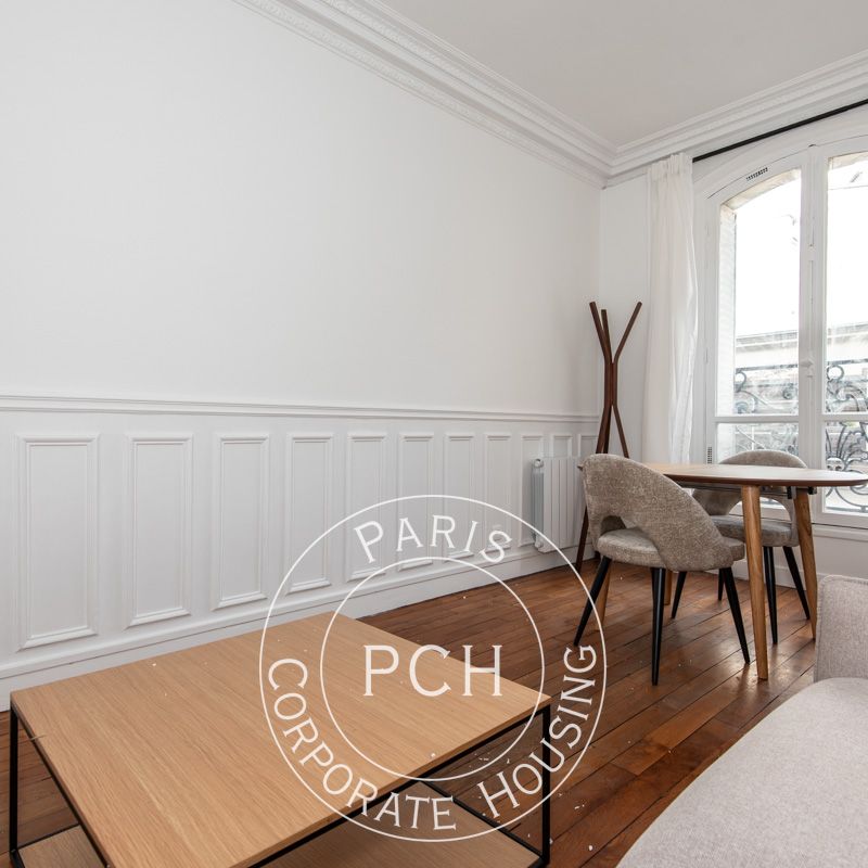 Rue Mathurin Régnier, - Photo 1