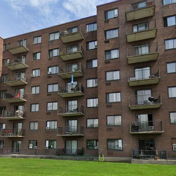 4 1/2 - 2700 Thiemens, Montréal - Photo 1