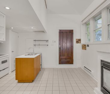 For Lease - 321 Palmerston Boulevard Unit# Coach House, Toronto, On... - Photo 4