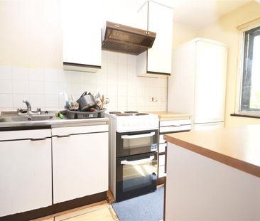 Stags Way, Isleworth, Middlesex, TW7 - Photo 4