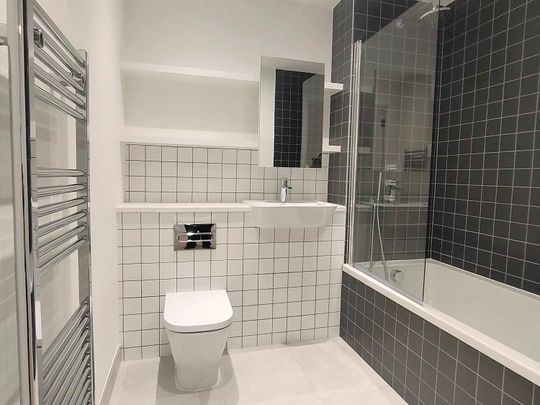 Blackwall Reach 2 Room 1 Room 2 - Photo 1