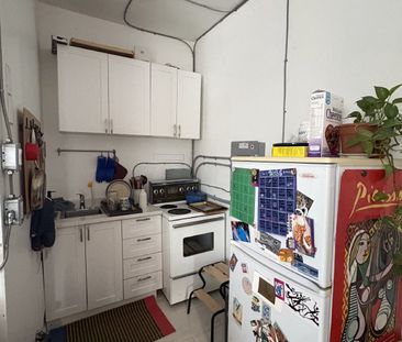 305 Waverley Street - 4 - Photo 5