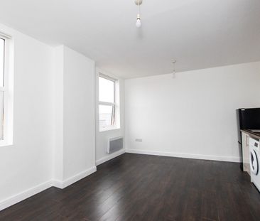 1 Bed Flat, Denman Street, NG7 - Photo 2