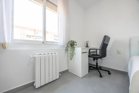 Avinguda de Blasco Ibáñez, Valencia, Valencian Community 46022 - Photo 4