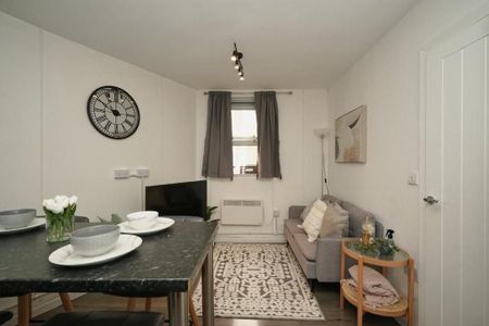 2 Bed Flat, Dantzic Street, M4 - Photo 5