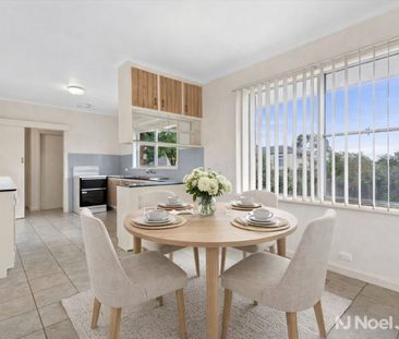 9 Leura Street, DONCASTER EAST - Photo 2