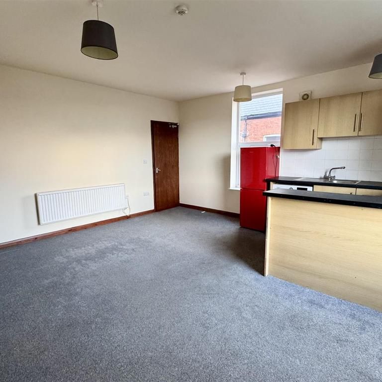 1 bedroom flat to rent - Photo 1