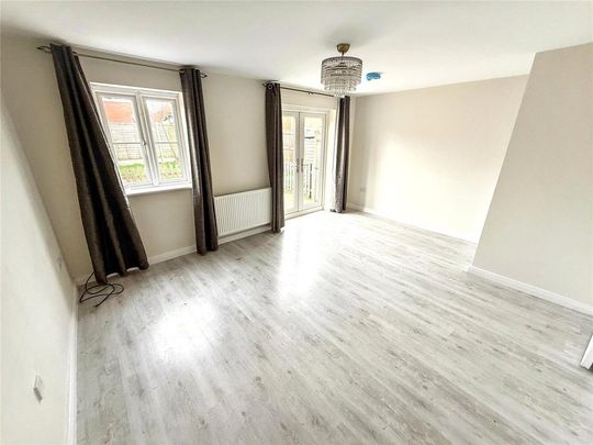 3 bedroom semi-detached house to rent - Photo 1