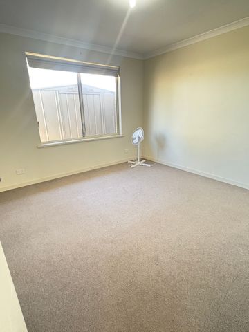 Tidy Unit in a Gated complex with sparkling pool! - Photo 4