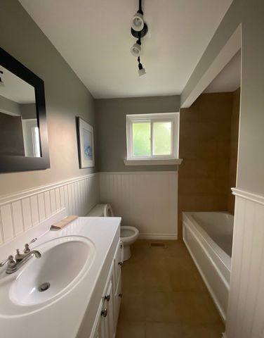 For Lease - 38 Main Street, Uxbridge, Ontario - Photo 2