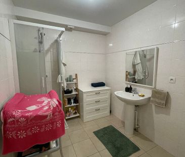Location Appartement 3 pièces 83m² - Photo 5