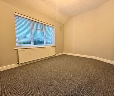 2 bedroom end of terrace house to rent - Photo 2