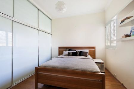 Inner City Pad - Photo 2