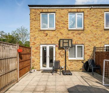3 bedroom semi-detached house to rent - Photo 5