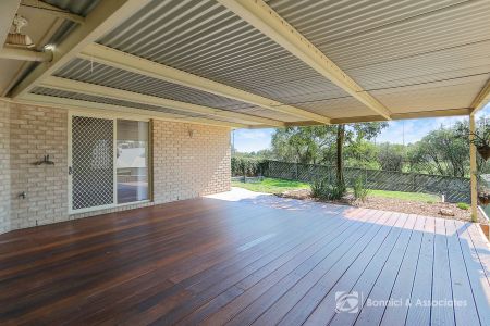 CHARMING HOME IN QUIET WEST WODONGA COURT - Photo 3