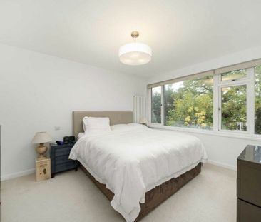 Holdenhurst Avenue, North Finchley, N12 - Photo 3