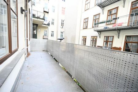 Erstbezug: repräsentative Altbauwohnung mit Balkon - nahe Stadtpark - Photo 3