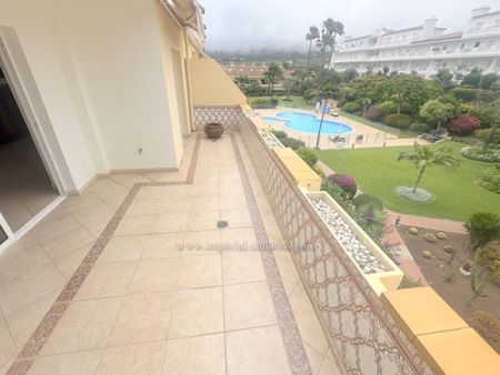 En alquiler, uno de los mejores áticos en Puerto de la Cruz, en la Urb. La Paz, con garaje. - Photo 5