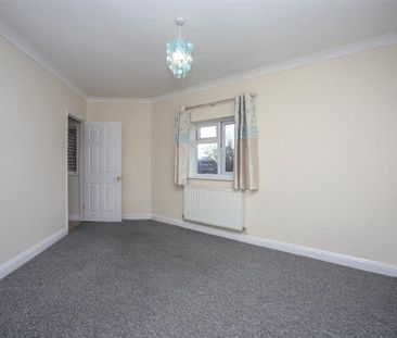 2 bedroom semi-detached house to rent - Photo 3