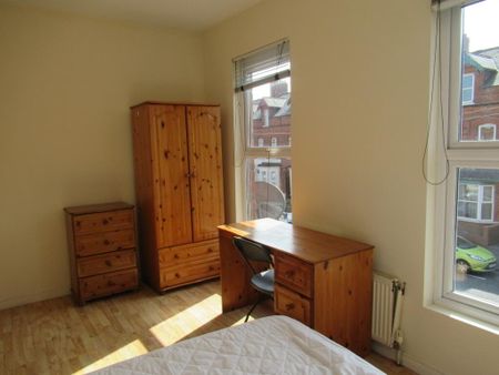 117 Agincourt Avenue, Belfast, BT7 1QD - Photo 3