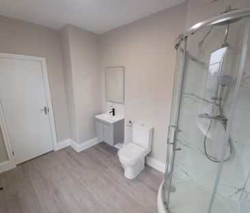 4 bedroom detached house to rent - Photo 2
