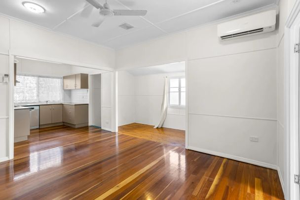 Comfort, Space & Convenience – Well-Appointed Family Home in a Great Location Contact Julie Sykes 0438 050 110 - Photo 1