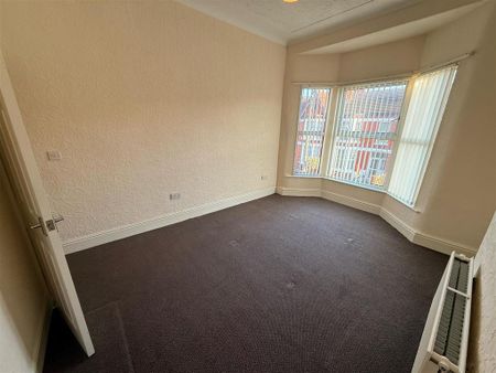 4 bedroom terraced house to rent - Photo 3