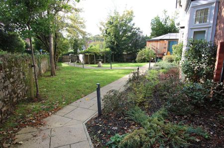 1 bed Flat for let - Photo 2