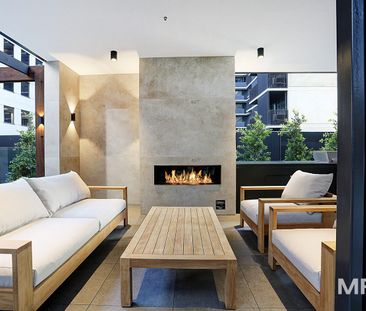 Stylish apartment with separate study or guest bedroom - Photo 5