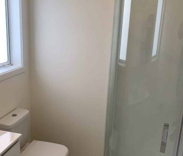 Stylish & Sunny Two-Bedroom Home with Garage and Courtyard - Photo 3