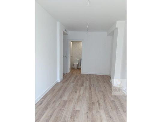 Piso de alquiler en Calle Benet Cortada, Volpelleres - Photo 1