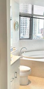 Taylor Swift apartment accommodation - HEART OF DOWNTOWN VANCOUVER - Photo 4