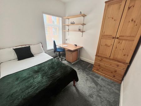 3 Bedrooms, 17 Vecqueray Street – Student Accommodation Coventry - Photo 2