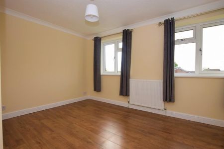 3 bedroom semi-detached house to rent - Photo 3