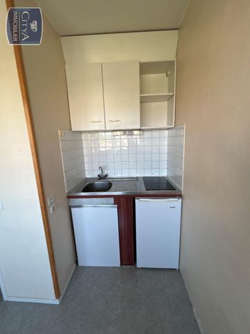 Location Appartement 1 pièce 33m² CLERMONT FERRAND 63100 - Photo 2