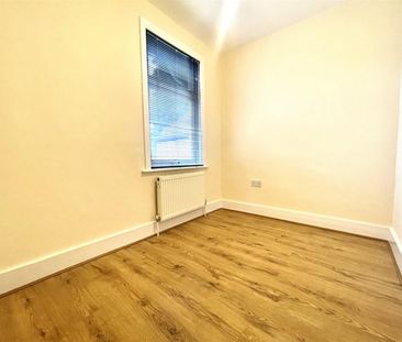 3 Bedroom House - Terraced To Let - Photo 4