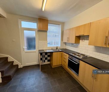 2 bedroom terraced house to rent - Photo 3