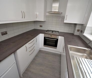 2 bedroom end of terrace house to rent - Photo 6