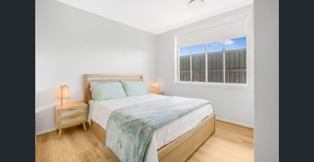 Fully Furnished Coastal Dream in Award Winning Estate! 7 month lease available!! - Photo 2