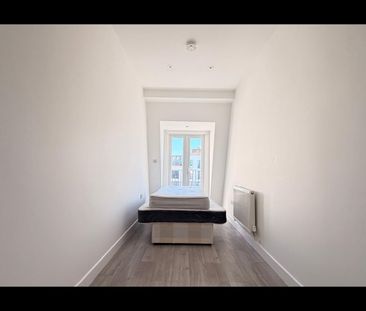 2 Bed Penthouse, Tooting High St, SW17 - Photo 6