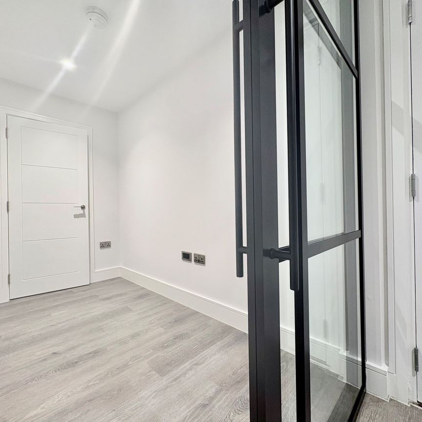 Bircherley Green, Hertford - Photo 1