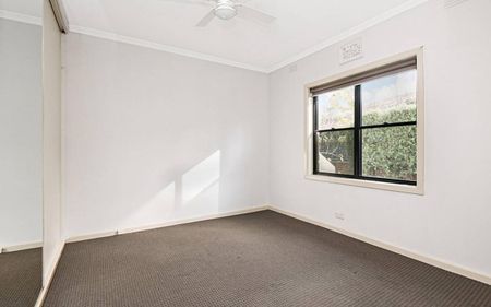 Three-Bedroom Home in Golden Square - Photo 3