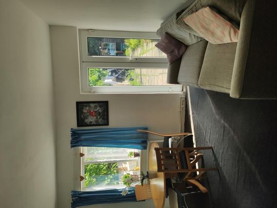 5 bedroom semi-detached house to rent - Photo 1