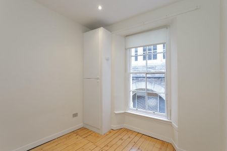 3 bedroom flat to rent - Photo 3