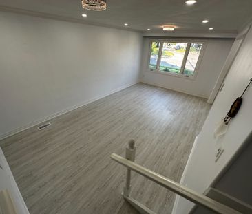 For Lease - 195 Penn Avenue Unit# Main floor only, Newmarket, Ontario - Photo 4