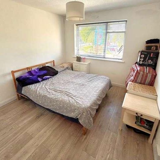 Woking, Surrey, GU22 - Photo 1