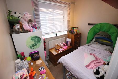 Bisley Close, Worcester Park KT4 - Photo 2