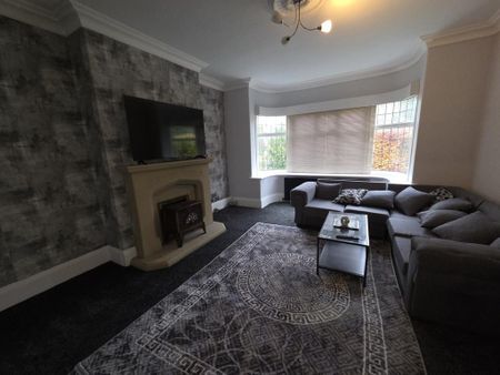 5 bedroom semi-detached house to rent - Photo 3