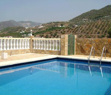 Country property set in the heart of the Frigiliana for winter rental - Photo 2