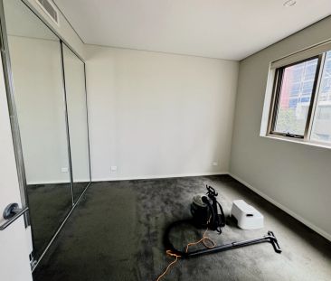 2 bed 2 bath - Photo 4